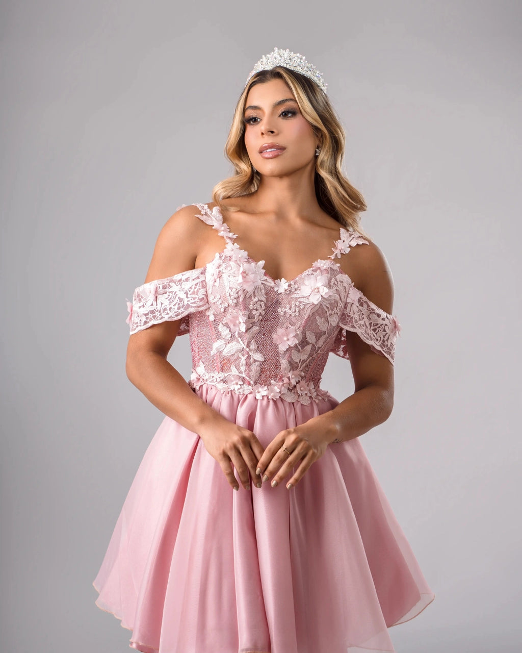 Vestido de 15 años tono plateado