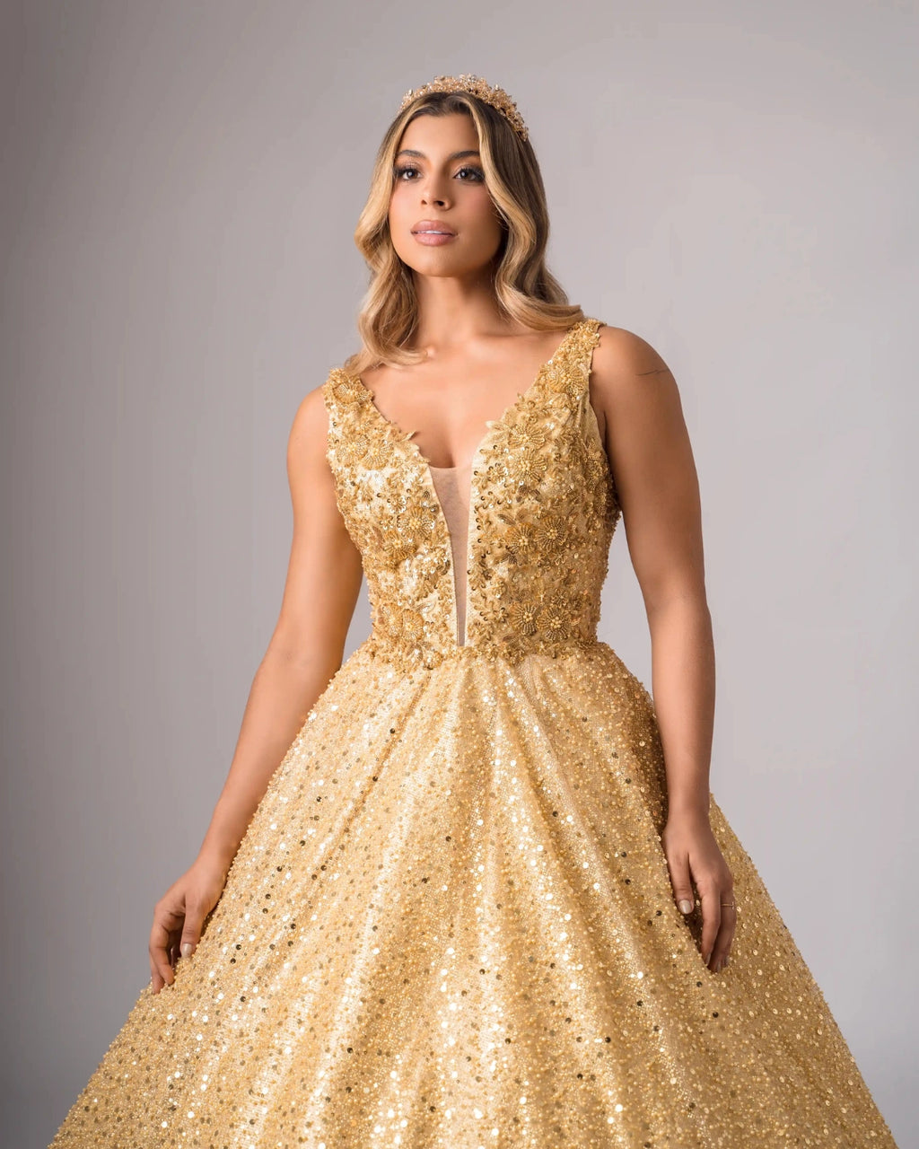 Vestido de 15 años tono dorado