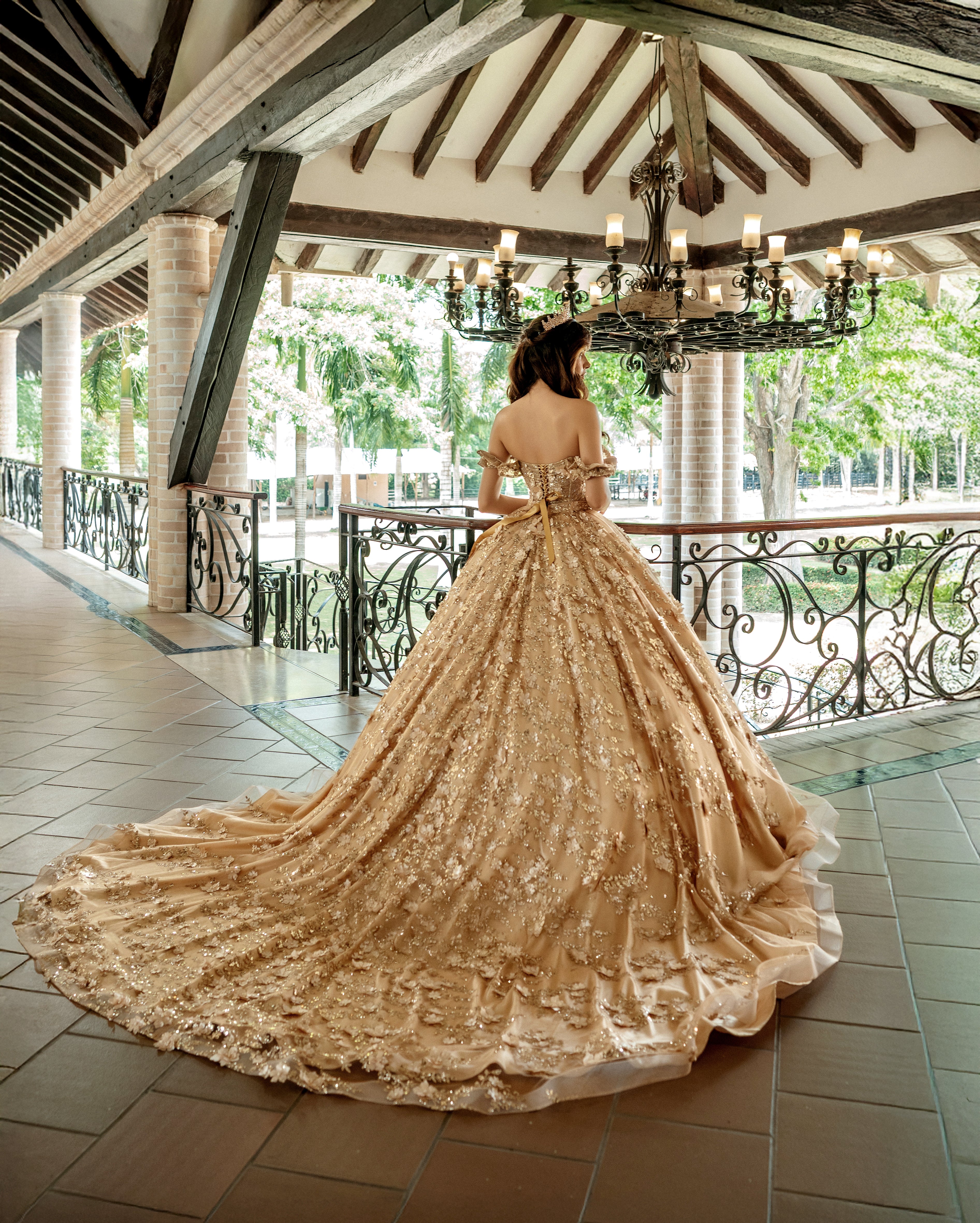 Vestido de 15 Dorado Nueva Colección.