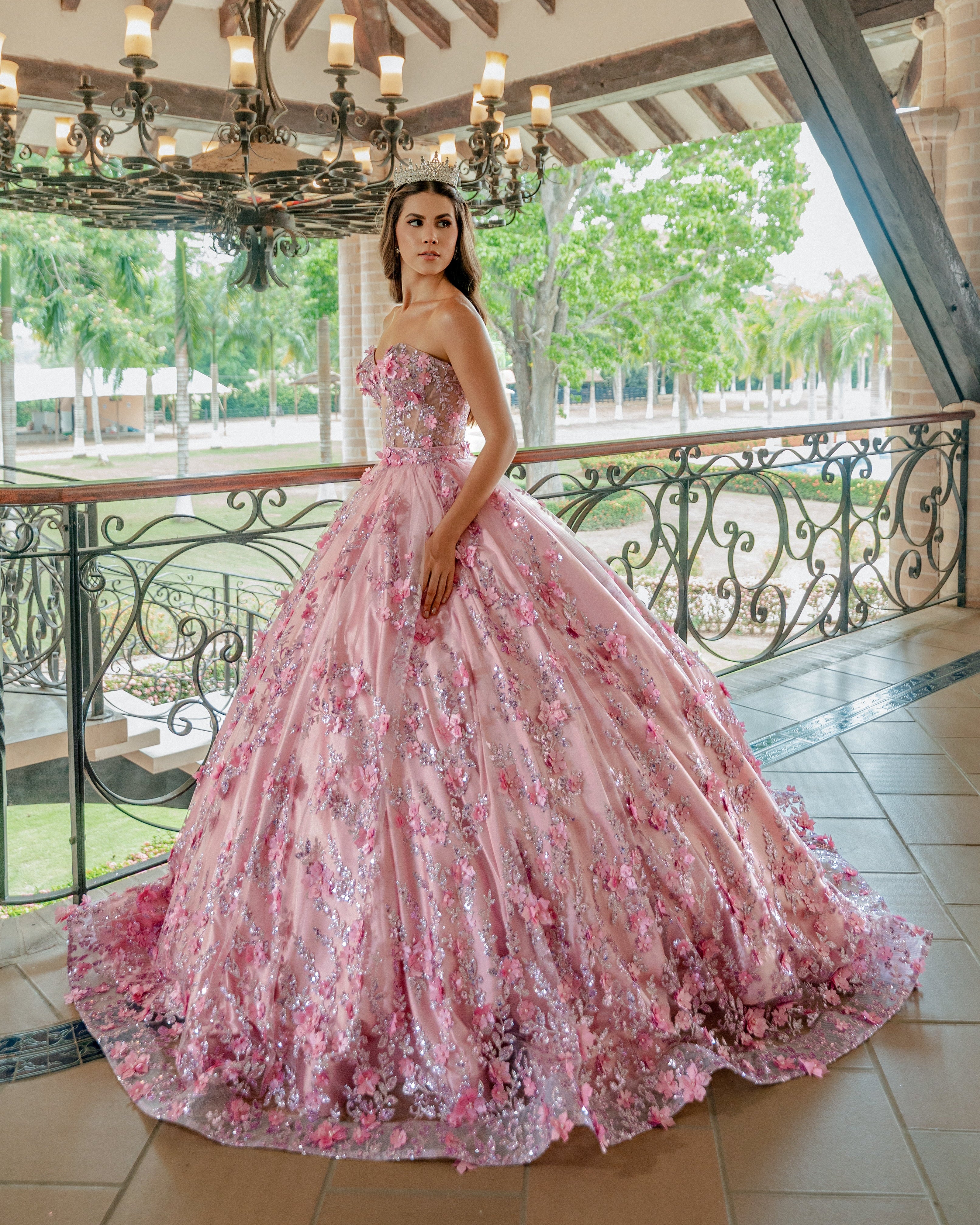 Vestido de 15 años palo de rosa.